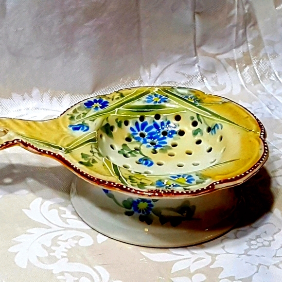 Vintage 1930's Nippon Tea Strainer - Picture 3 of 9